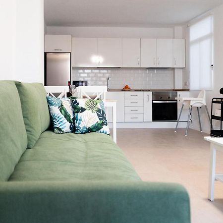 Homeforguest Atico Martina Con Terraza En Los Cristianos Лос Кристианос Екстериор снимка