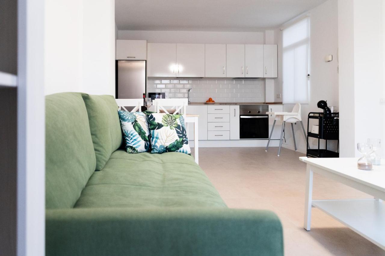 Homeforguest Atico Martina Con Terraza En Los Cristianos Лос Кристианос Екстериор снимка