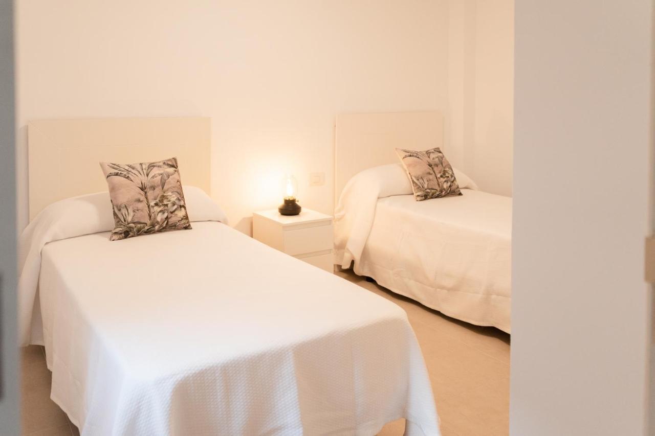 Homeforguest Atico Martina Con Terraza En Los Cristianos Лос Кристианос Екстериор снимка